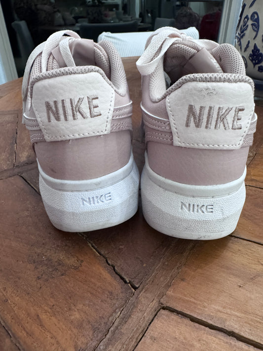 Nike Court Vision Alta women's platform sneakers in the Pink Oxford/White Size 8.5