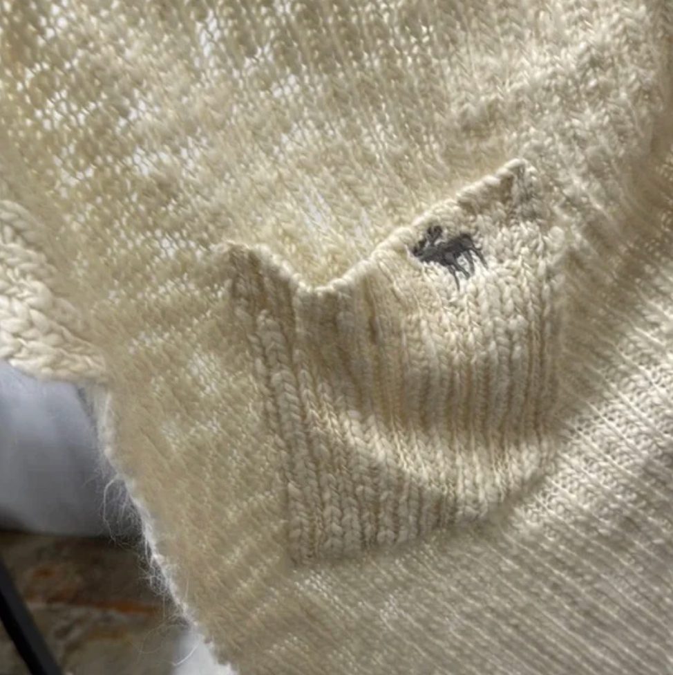 Abercrombie & Fitch Cream Ribbed Knit Oversized Shrug Sweater (XS/S)