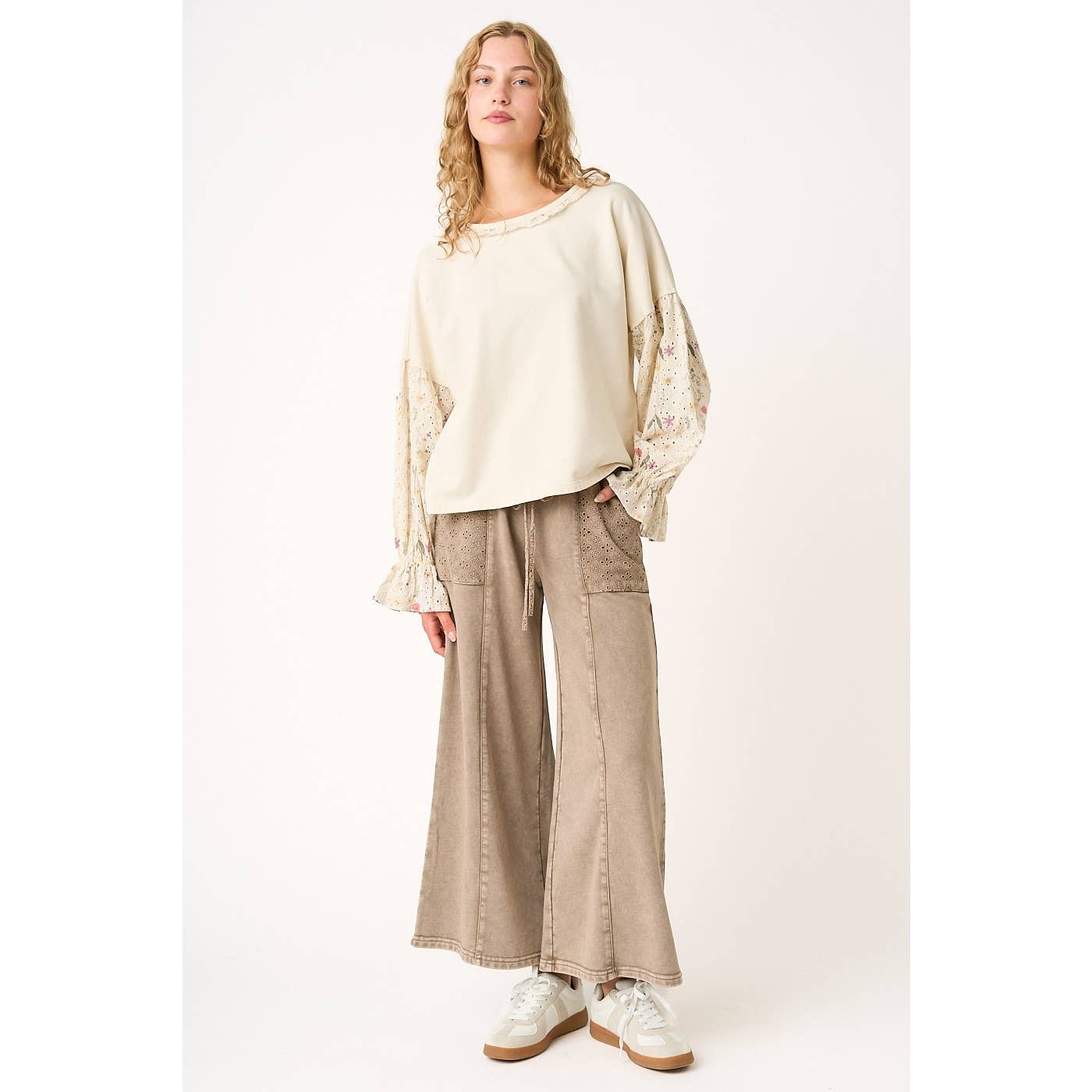 EYELET LACE POCKET MINERAL WASH WIDE LEG PANTS: MOCHA / S-M-L