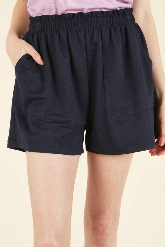 Stretchy woven short with pocket Plus size: Black