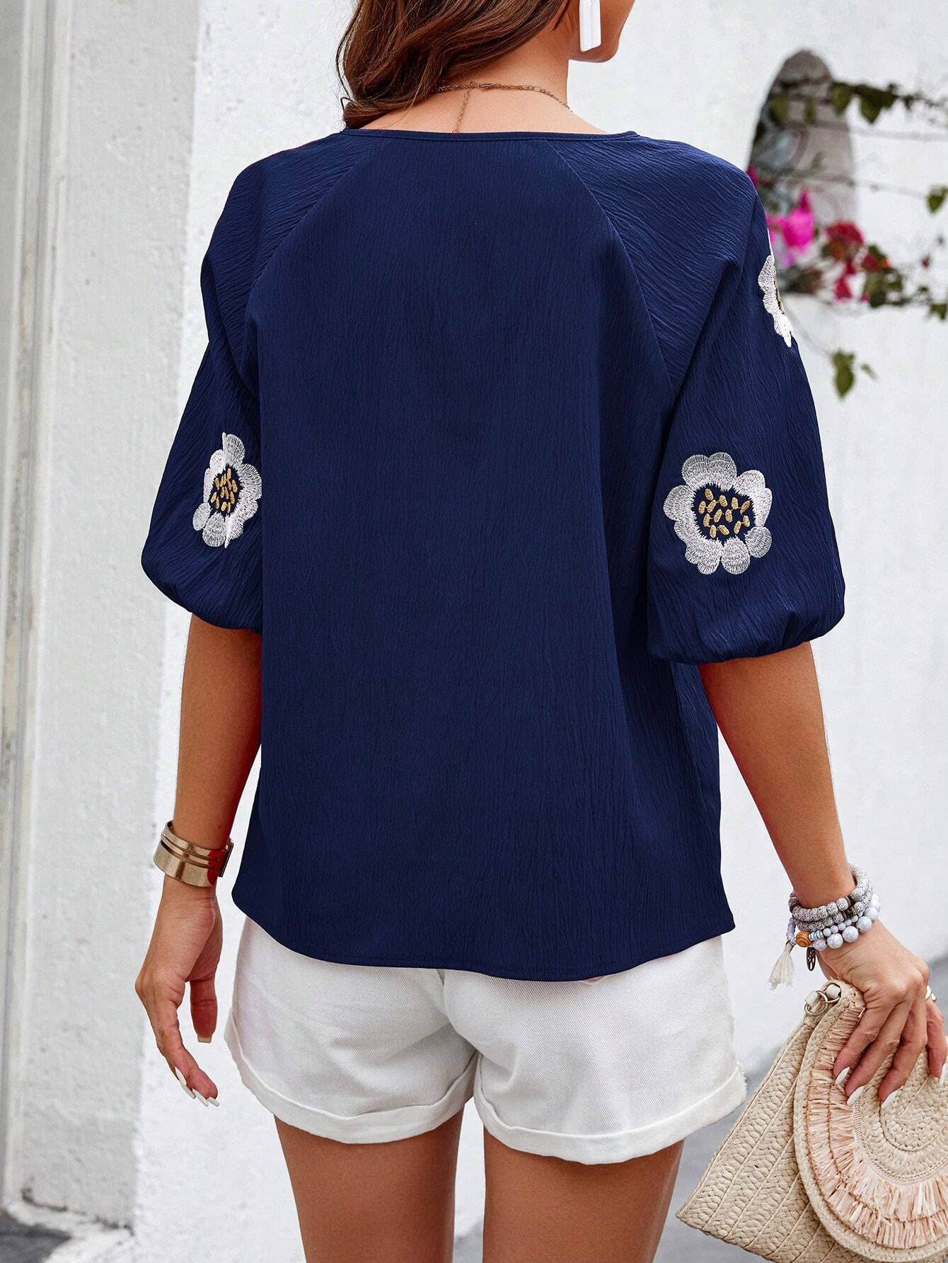 V-NECK SOLID COLOR LOOSE SHIRT: NAVY Floral