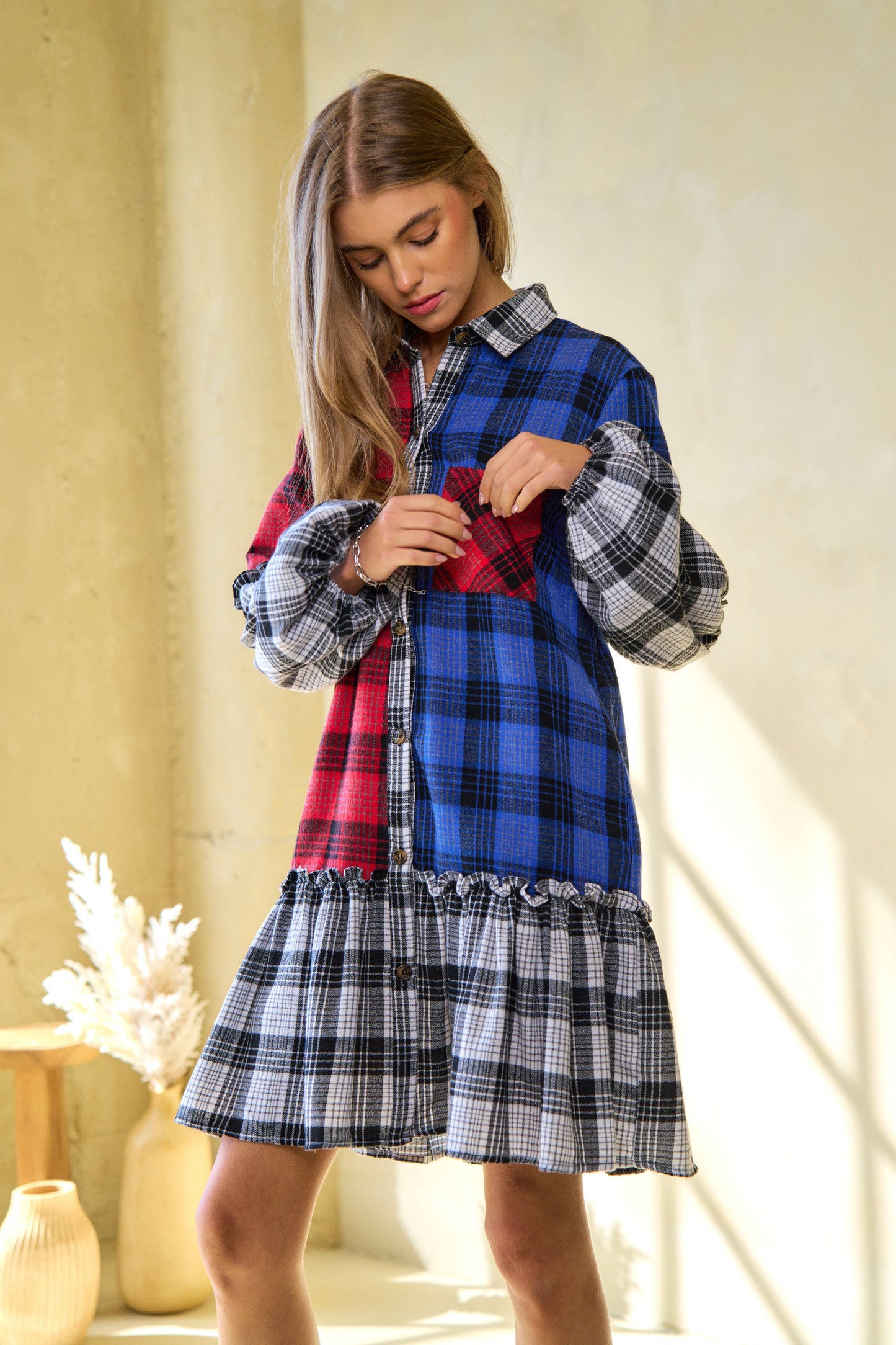 WAIST RUFFLE SKIRT BALLOON LONG SLEEVE SHIRT DRESS: BLACK/WHITE MULTI