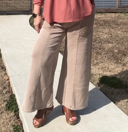 EYELET LACE POCKET MINERAL WASH WIDE LEG PANTS: MOCHA / S-M-L