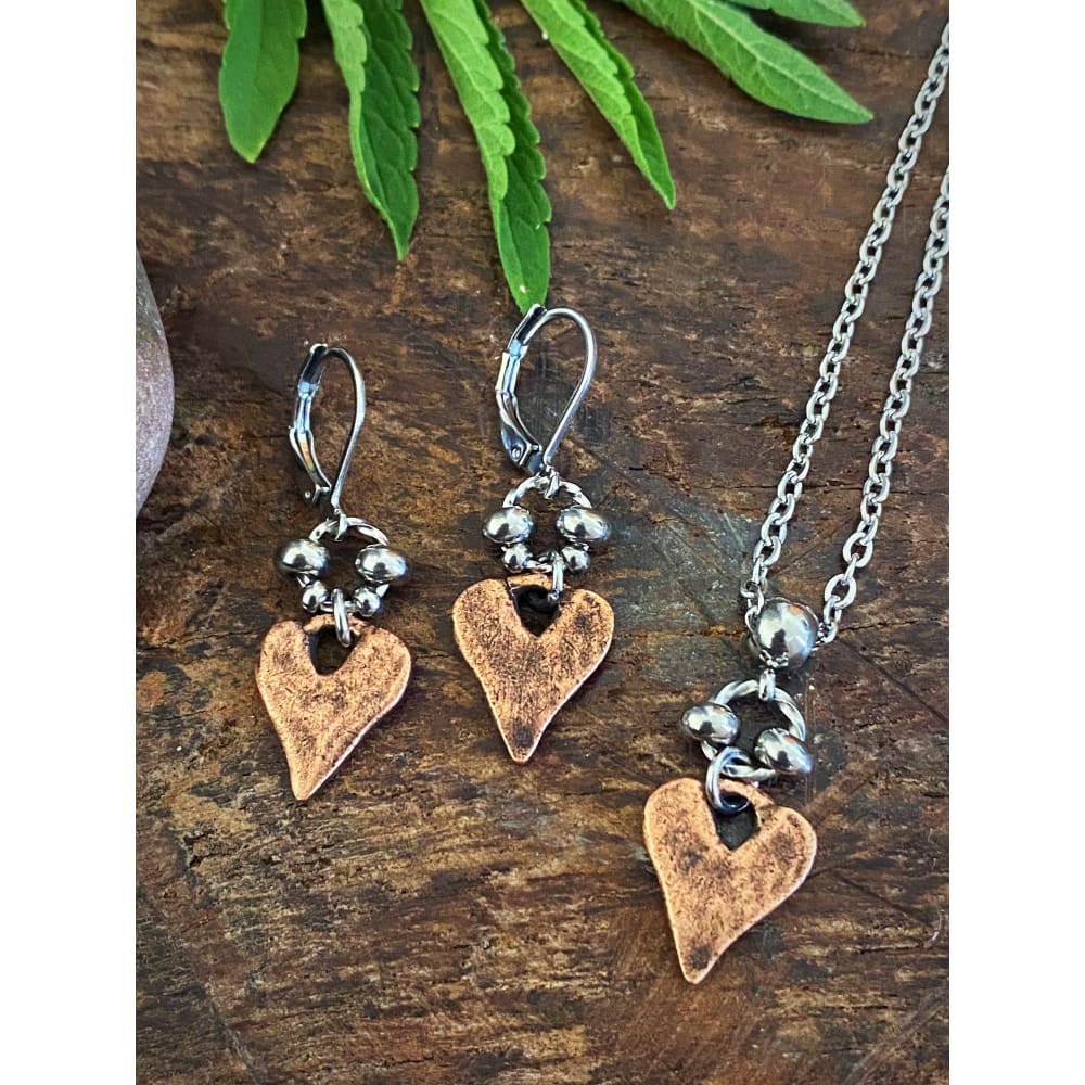 RUSTIC HEART NECKLACE