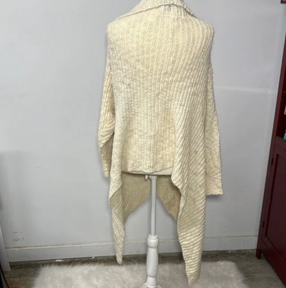 Abercrombie & Fitch Cream Ribbed Knit Oversized Shrug Sweater (XS/S)