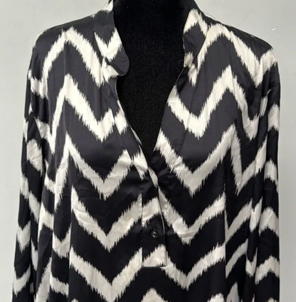 Chico’s Flowy Chevron Blouse – Black & White Quarter Button Down (Size XL)
